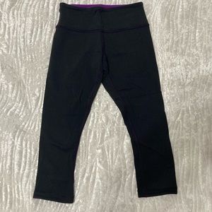 EUC! Lululemon crops 4